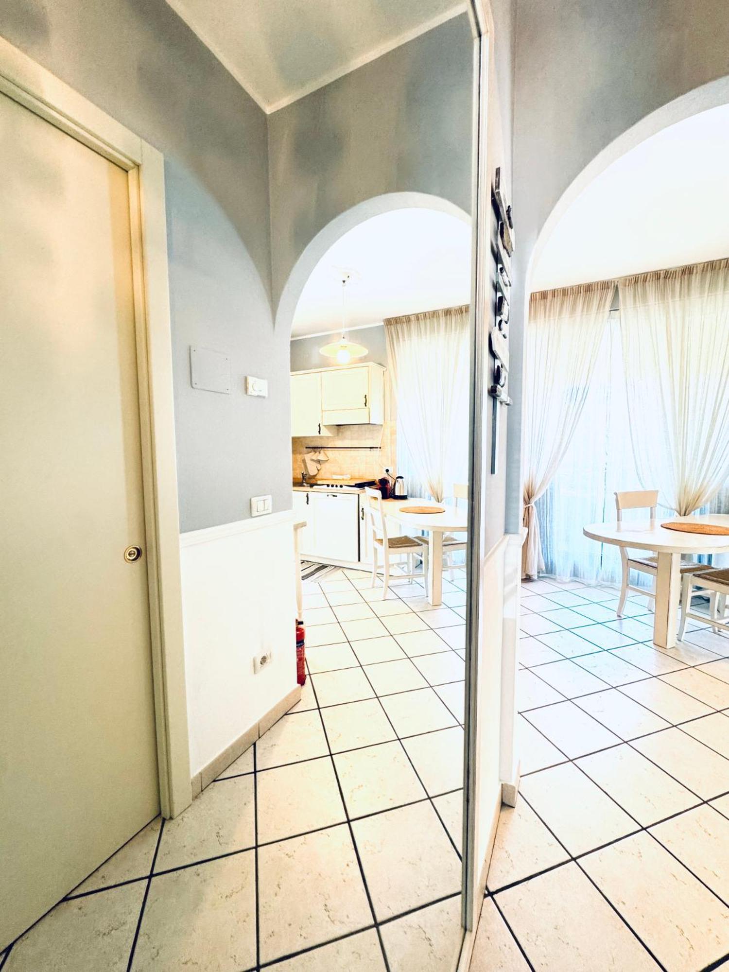 Appartamento La Perla Torri Del Benaco Exterior photo